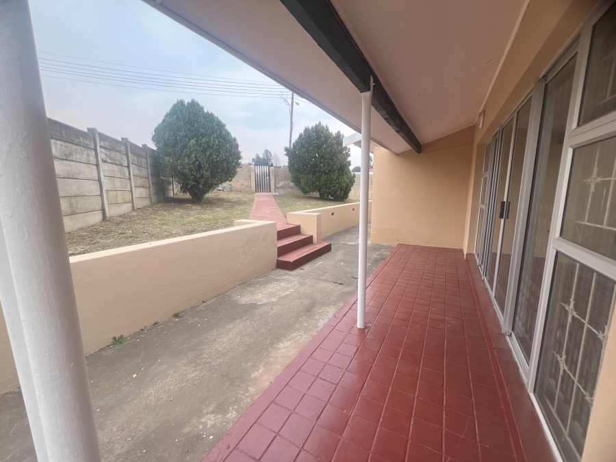 4 Bedroom Property for Sale in Northcrest Eastern Cape